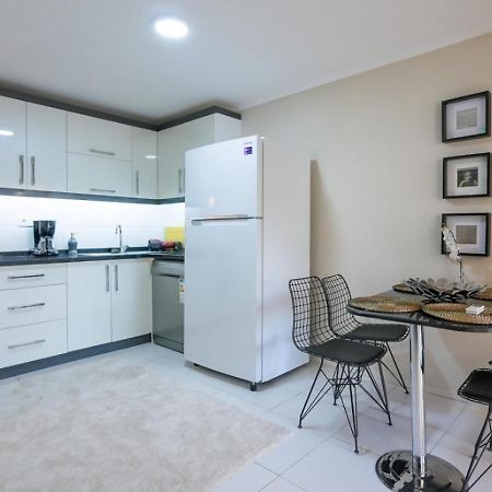 Excellent Flat Near Hadrian'S Gate Lägenhet Antalya Exteriör bild